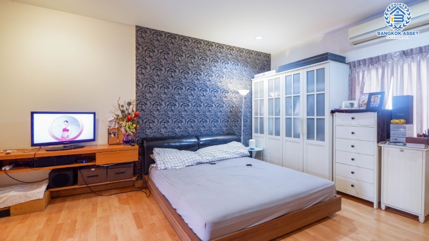 *****ทาวน์เฮ้าส์มือสอง ย่านลาดปลาเค้า ม.บ้านกลางเมืองเออบาร์เนียน เกษตร-นวมินทร์ เนื้อที่กว้าง 20 ตร.ว. ฟังก์ชัน 3 ห้องนอน 3 ห้องน้ำ ที่จอดรถ 1 คัน ภายในตกแต่งงสวย พร้อมเข้าอยู่ โครงการตั้งบนทำเลแห่งการเดินทาง ใกล้รถไฟฟ้าสายสีชมพู "ลาดปลาเค้า" และทางด่วน "รามอินทรา" จองเลย!